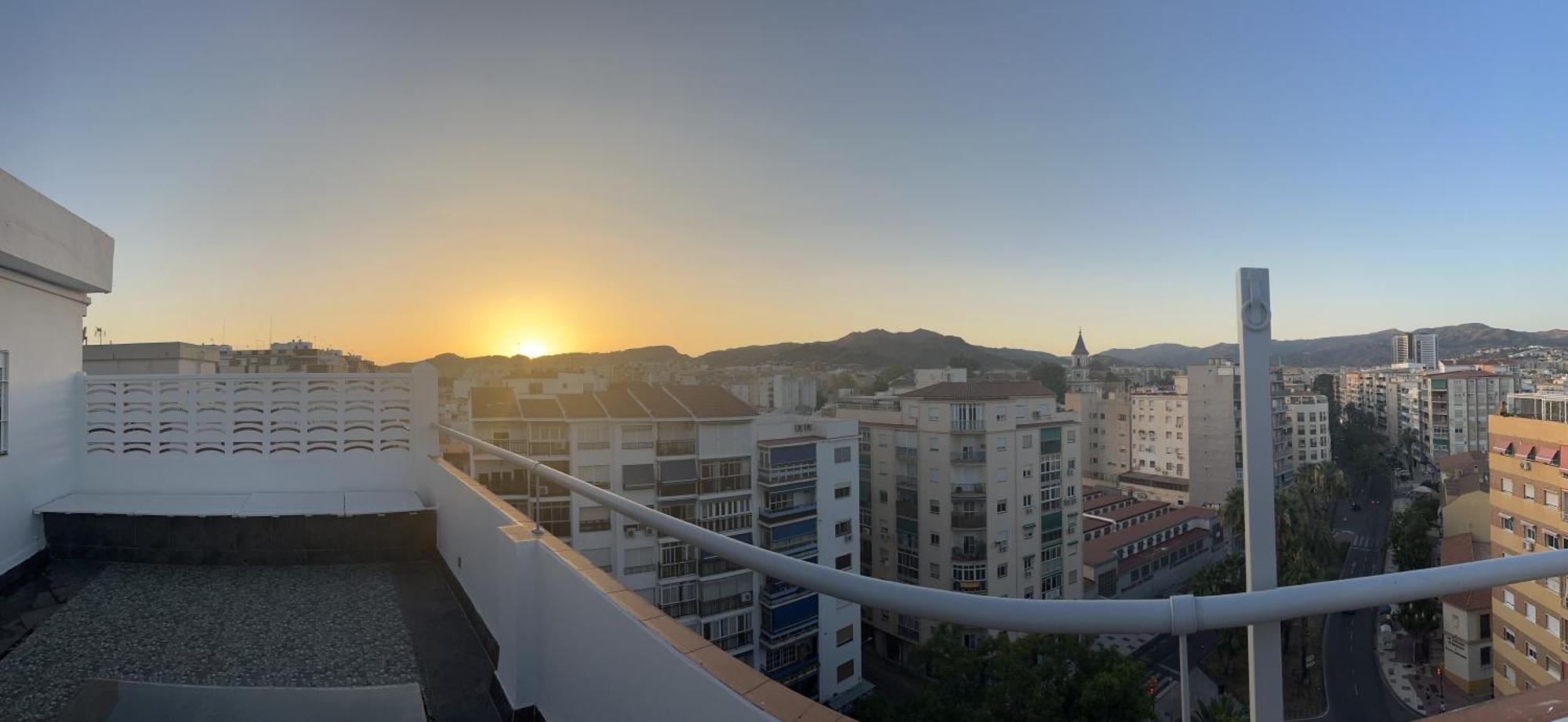 Atico Plaza Bailen Malaga Centro Apartment Exterior photo